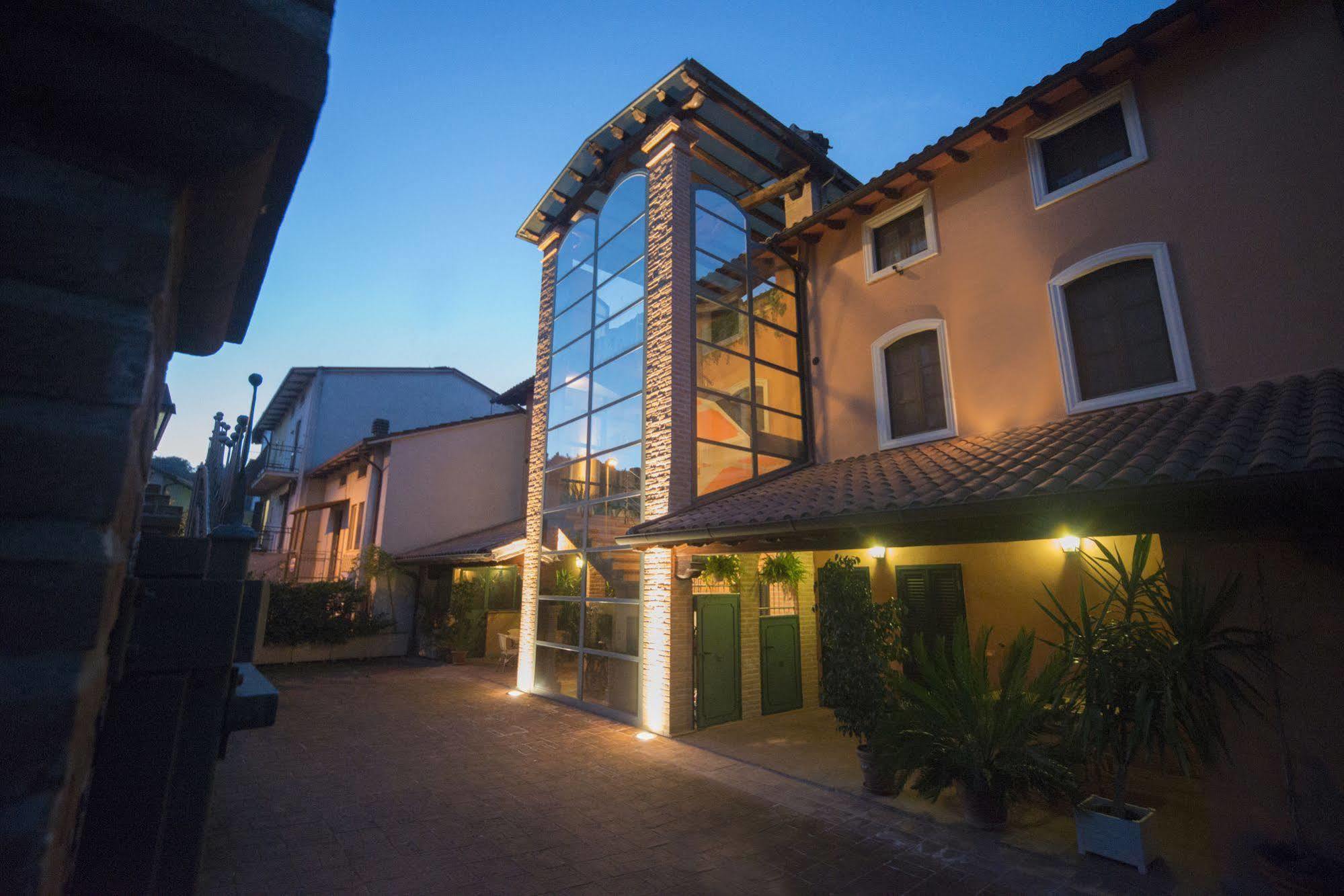 Residenze L'Uncinaia Holiday House Perugia Exteriér fotografie